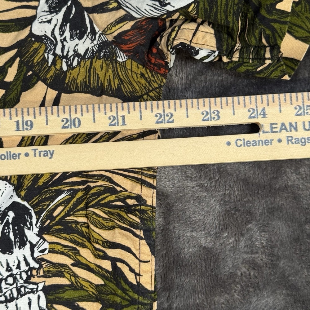 RSQ Short Sleeve Shirt Mens Sz Large Button-Up With Skull Palm Tree Print Summer - Picture 5 of 7